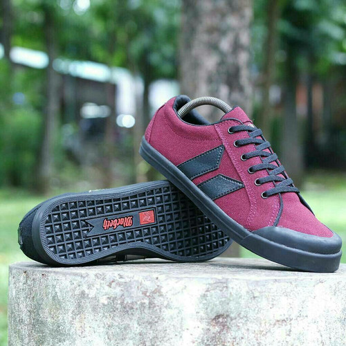 Detail Gambar Sepatu Macbeth Nomer 43