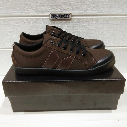 Detail Gambar Sepatu Macbeth Nomer 57