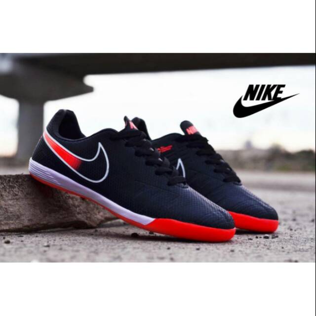 Detail Gambar Sepatu Nike Futsal Nomer 31