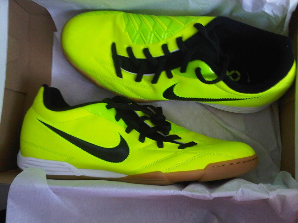 Detail Gambar Sepatu Nike Futsal Nomer 48