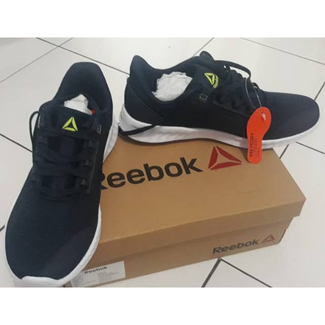 Detail Gambar Sepatu Reebok Nomer 52