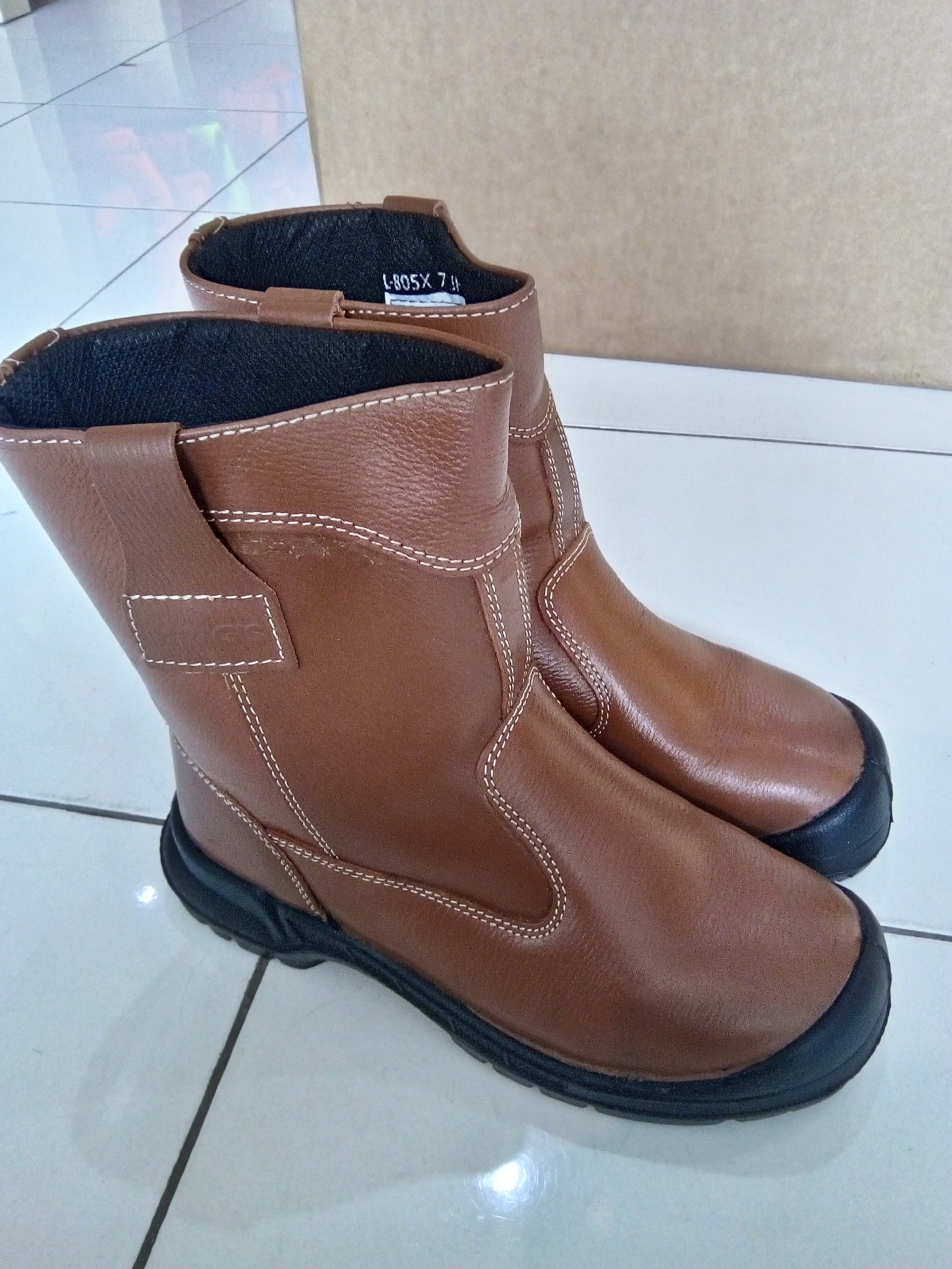 Detail Gambar Sepatu Safety Nomer 50