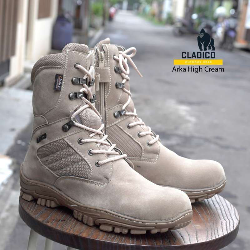 Detail Gambar Sepatu Tinggi Nomer 55