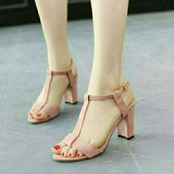 Detail Gambar Sepatu Tinggi Wanita Nomer 35