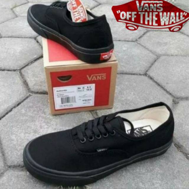 Detail Gambar Sepatu Vans Hitam Nomer 11