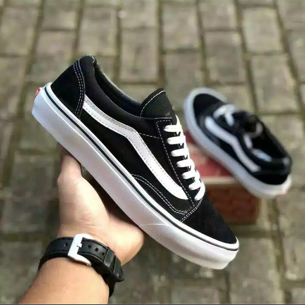 Detail Gambar Sepatu Vans Hitam Nomer 39