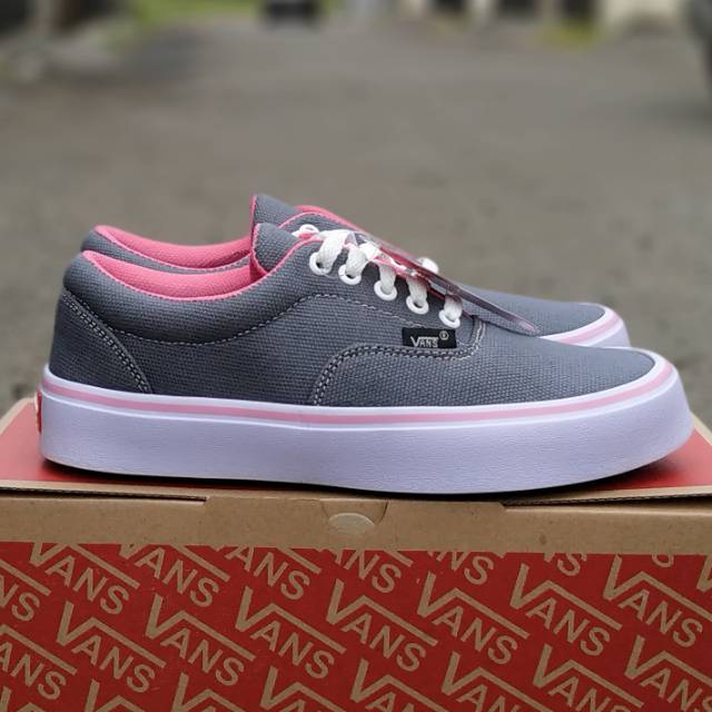 Detail Gambar Sepatu Vans Wanita Nomer 21