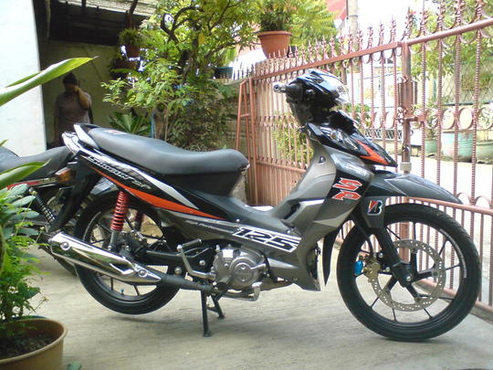 Detail Gambar Sepeda Motor Suzuki 125 2008 Hitam Nomer 21