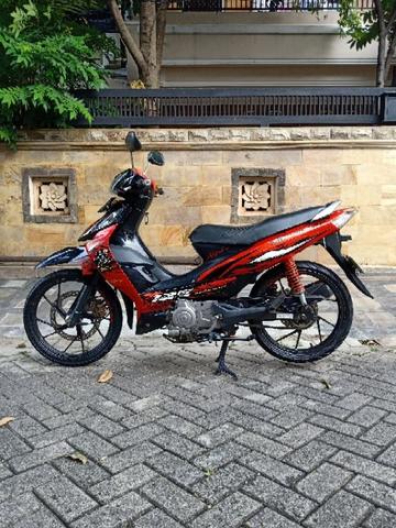 Detail Gambar Sepeda Motor Suzuki 125 2008 Hitam Nomer 26