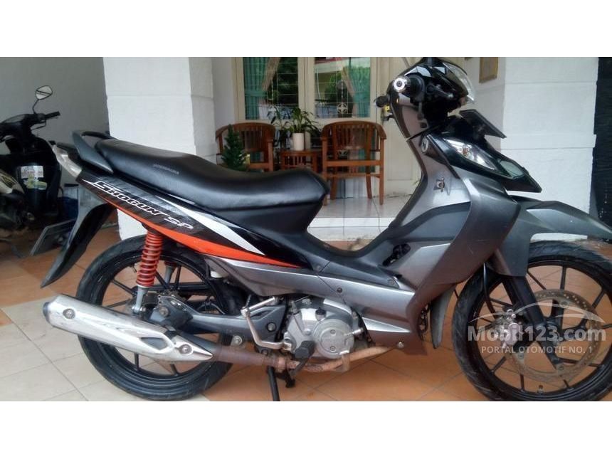 Detail Gambar Sepeda Motor Suzuki 125 2008 Hitam Nomer 5