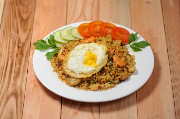 Detail Gambar Sepiring Nasi Goreng Nomer 50