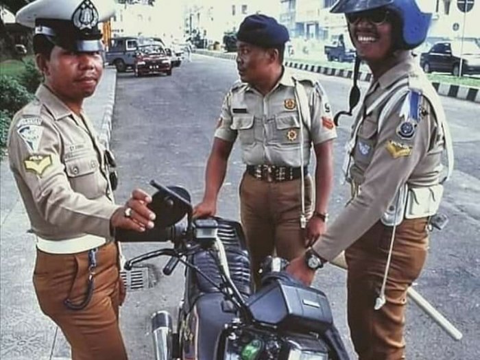 Detail Gambar Seragam Polisi Nomer 32