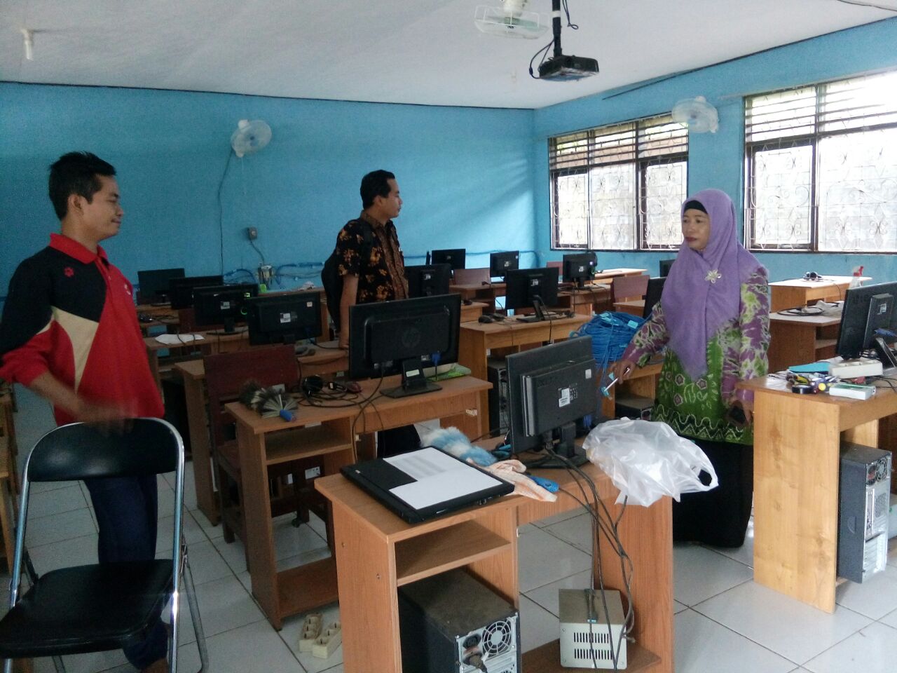 Detail Gambar Seting Ruang Komputer Nomer 51