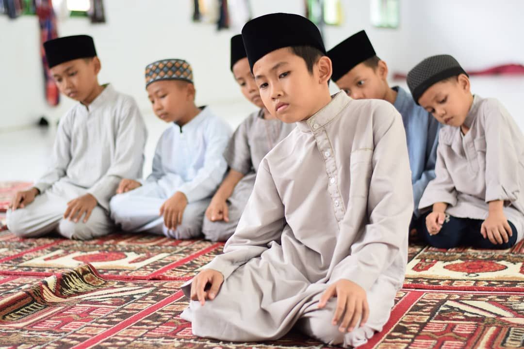 Detail Gambar Sholat Berjamaah Nomer 20