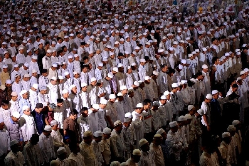 Detail Gambar Sholat Berjamaah Nomer 27