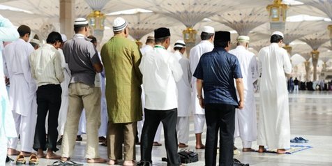 Detail Gambar Sholat Berjamaah Nomer 33