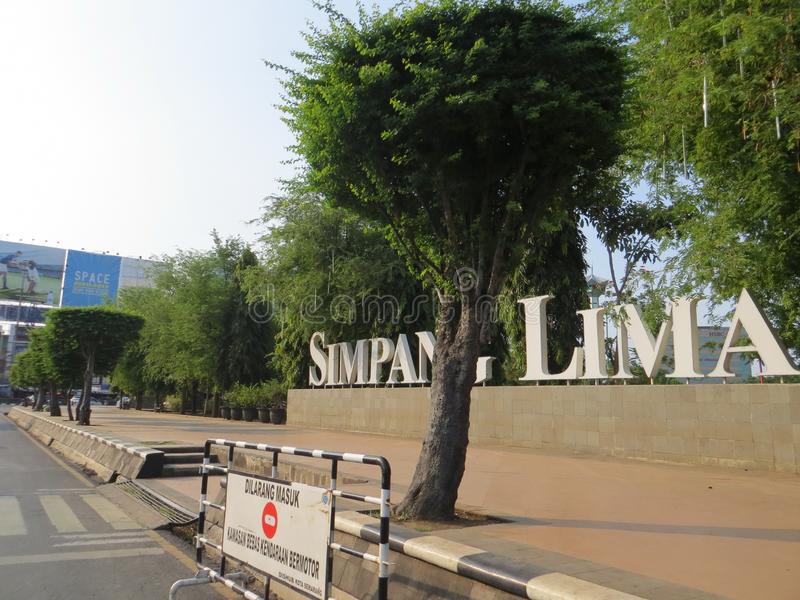 Detail Gambar Simpang Lima 2 Semarang Nomer 35