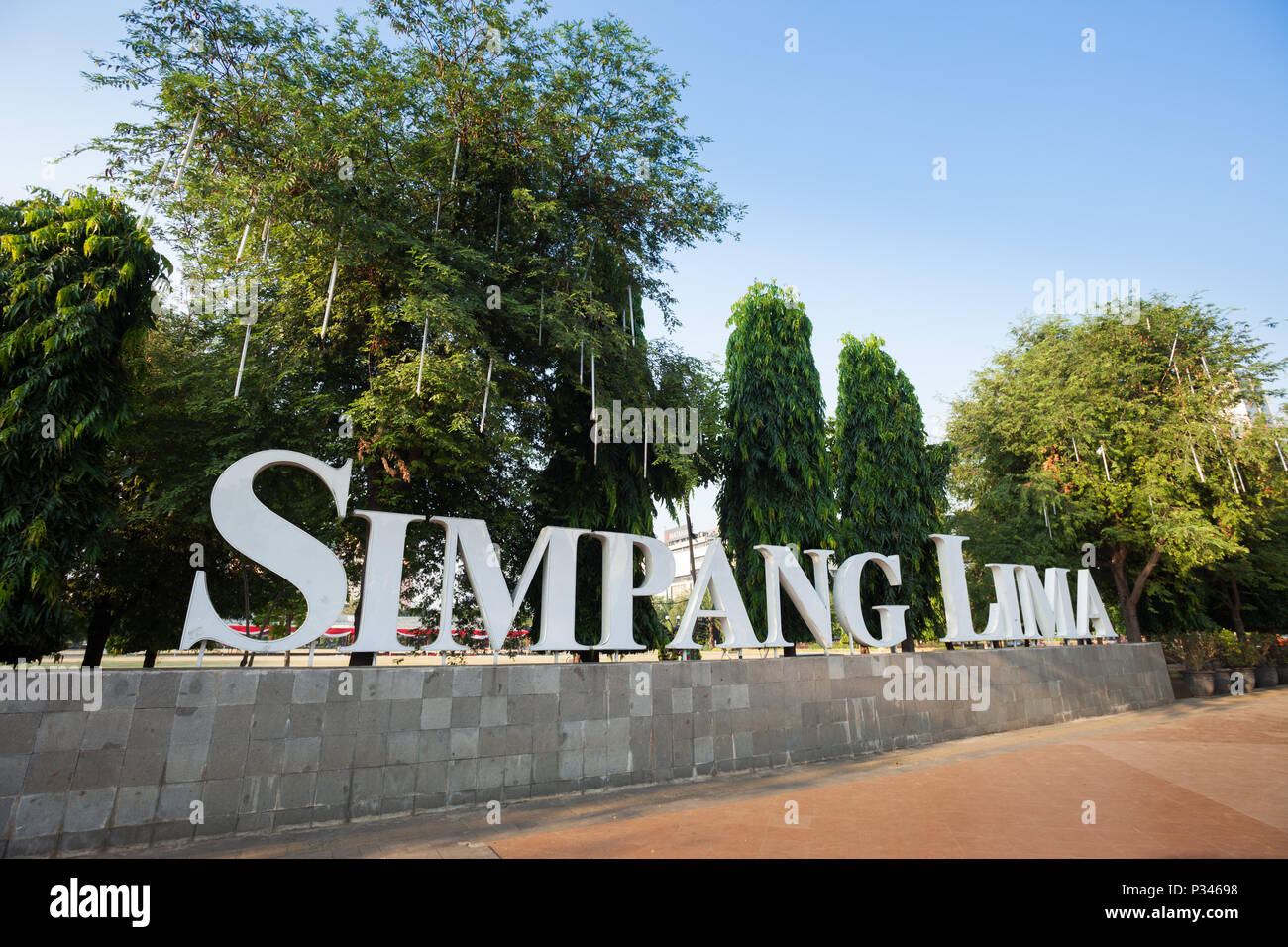 Detail Gambar Simpang Lima Semarang Nomer 49
