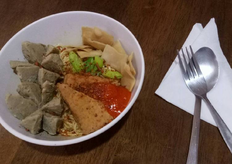 Detail Gambar Siomay Kuah Bakso Tahu Mie Nomer 45