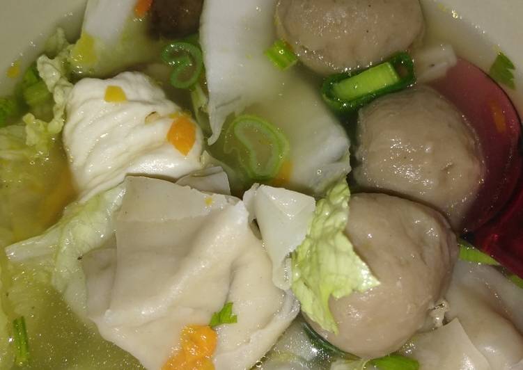 Detail Gambar Siomay Kuah Spesial Mie Kuning Nomer 38