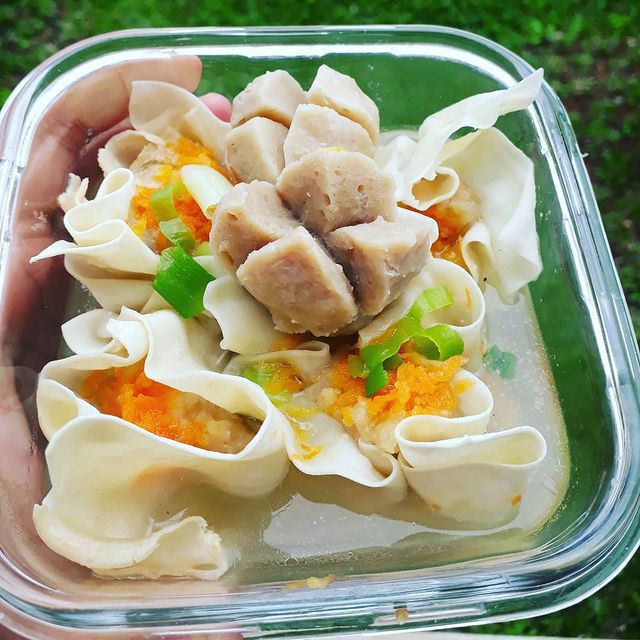 Detail Gambar Siomay Kuah Spesial Mie Kuning Nomer 50