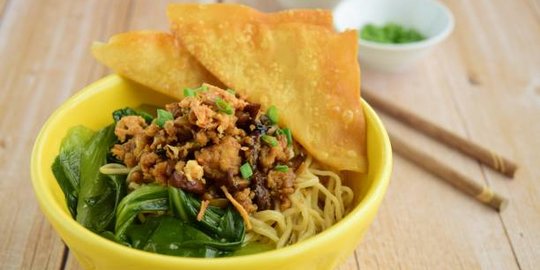 Detail Gambar Siomay Kuah Spesial Mie Kuning Nomer 52