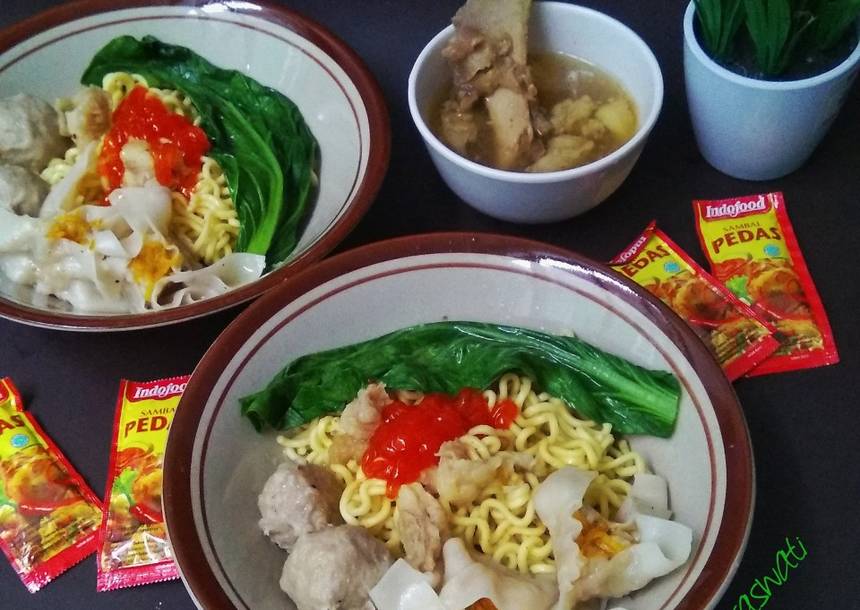 Detail Gambar Siomay Kuah Spesial Mie Kuning Nomer 9