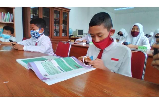 Detail Gambar Siswa Belajar Nomer 30