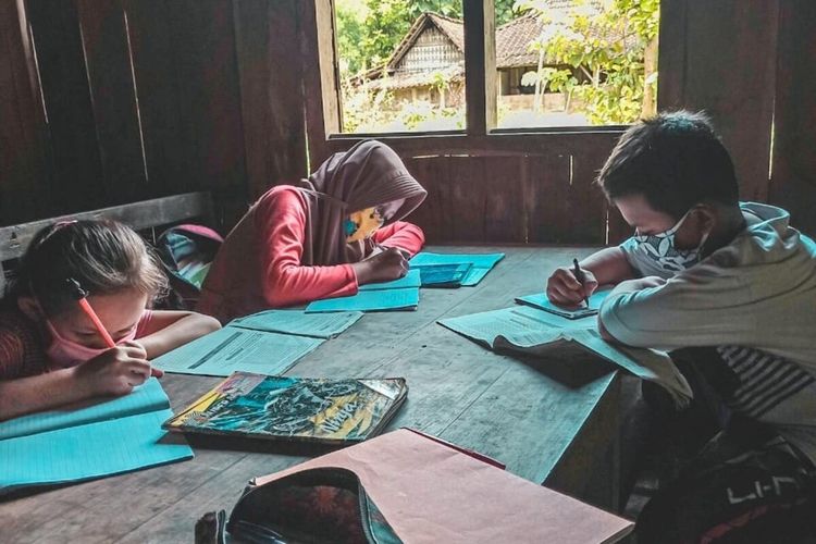 Detail Gambar Siswa Belajar Kelompok Nomer 27