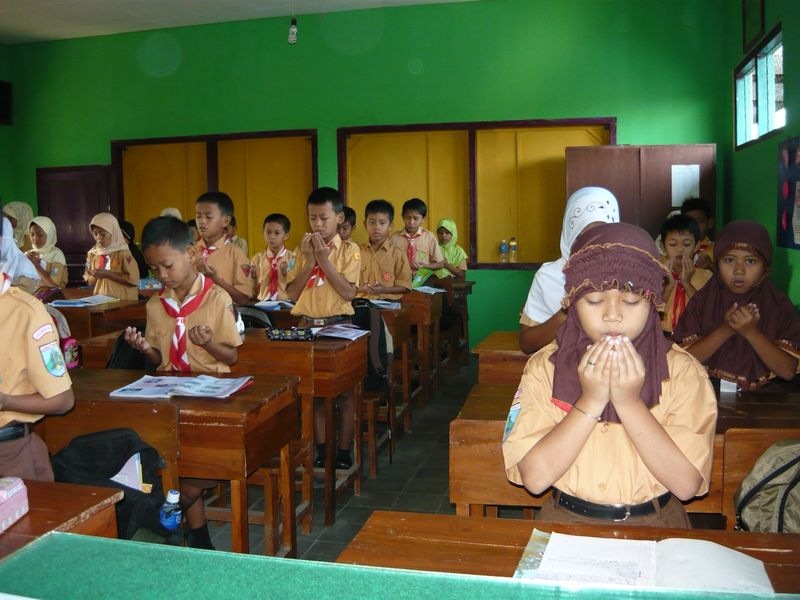 Detail Gambar Siswa Berda Nomer 12