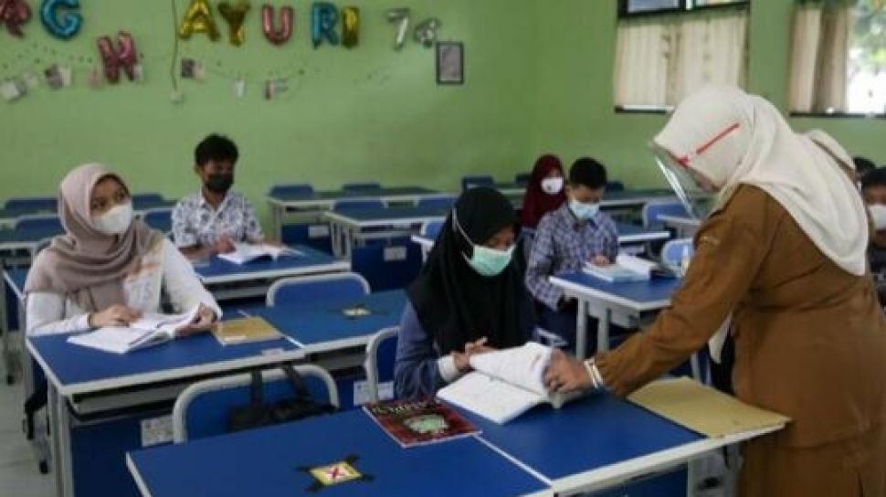 Detail Gambar Siswa Berdoa Sebelum Belajar Nomer 27