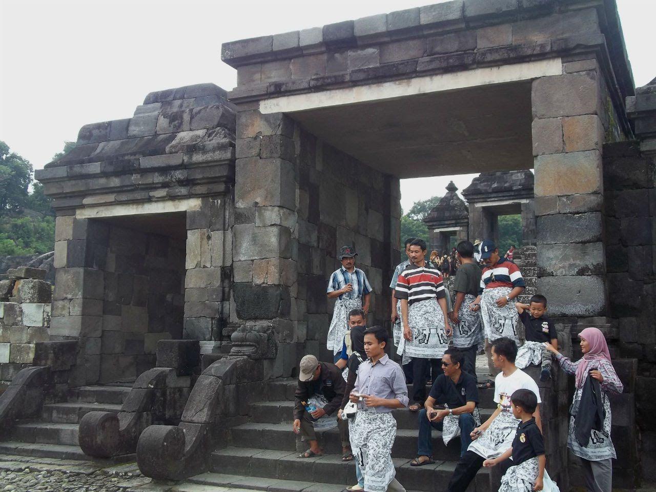 Detail Gambar Siswa Ke Candi Nomer 27