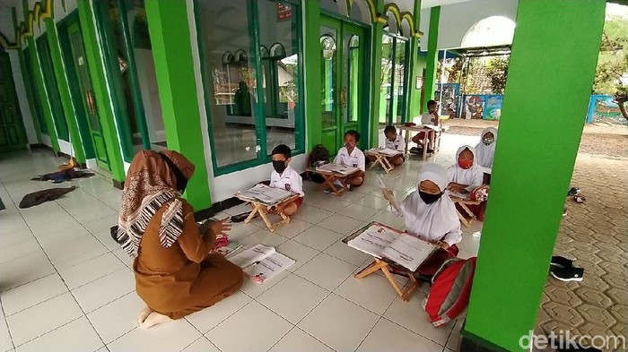 Detail Gambar Siswa Masjid Nomer 11