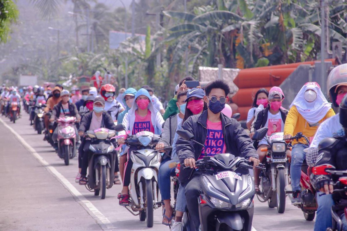 Detail Gambar Siswa Mengendarai Sepeda Motor Ke Sekolah Cartoon Nomer 36