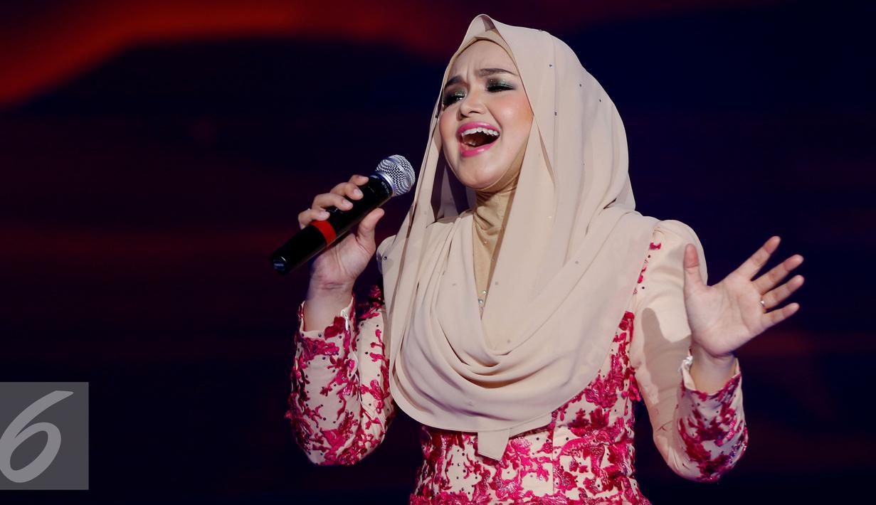 Detail Gambar Siti Nurhaliza Menyanyi Nomer 25