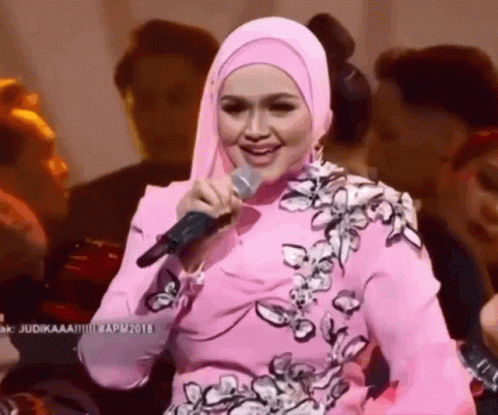Detail Gambar Siti Nurhaliza Menyanyi Nomer 26