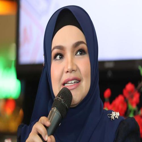 Detail Gambar Siti Nurhaliza Menyanyi Nomer 35