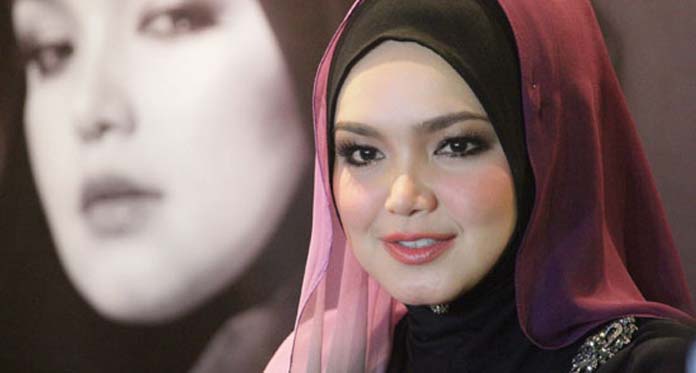 Detail Gambar Siti Nurhaliza Menyanyi Nomer 40