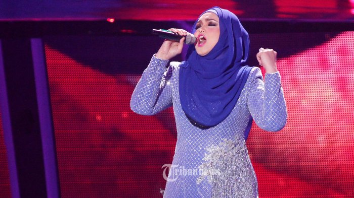 Detail Gambar Siti Nurhaliza Menyanyi Nomer 42