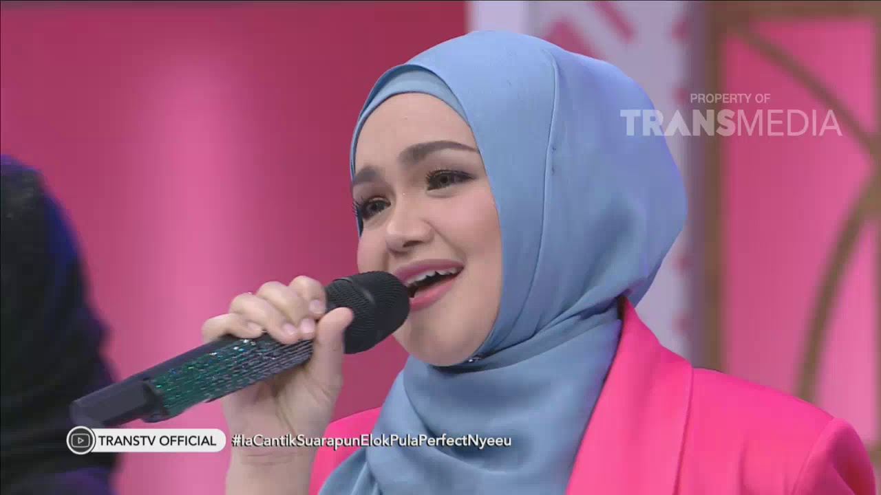 Detail Gambar Siti Nurhaliza Menyanyi Nomer 43