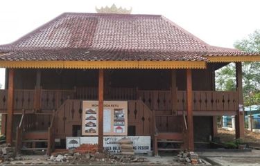 Detail Gambar Sketsa Rumah Adat Lampung Nomer 13