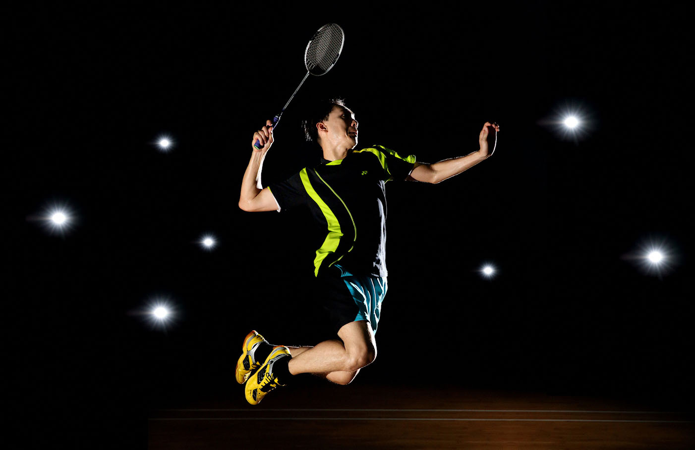 Gambar Smash Badminton - KibrisPDR