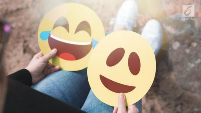 Detail Gambar Smiley Orang Menangis Nomer 34