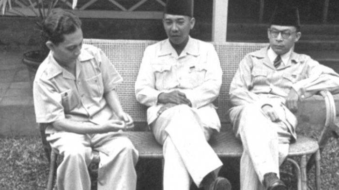 Detail Gambar Soekarno Hatta Saat Memproklamasikan Nomer 16
