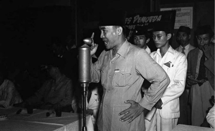 Detail Gambar Soekarno Pidato Nomer 52