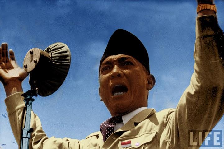 Detail Gambar Soekarno Pidato Berwarna Nomer 2