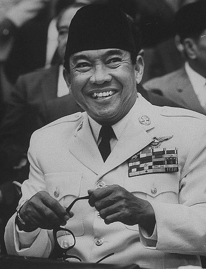 Detail Gambar Soekarno Pidato Berwarna Nomer 37