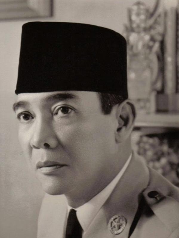 Detail Gambar Soekarno Pidato Berwarna Nomer 40