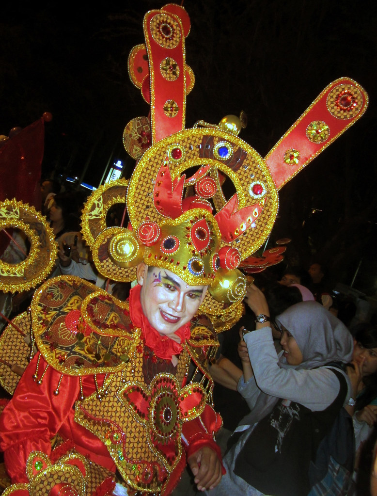 Detail Gambar Solo Batik Carnival Nomer 47