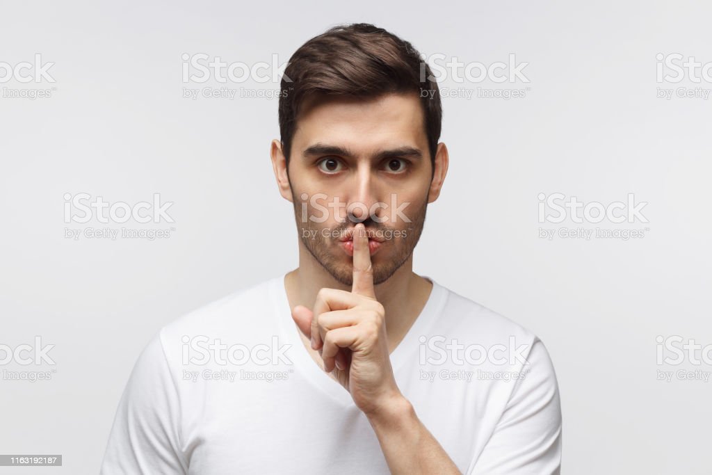 Shh be quiet. Be quiet картинка для детей. Стикер молчание. Мужчина жест тихо. Shhh картина.